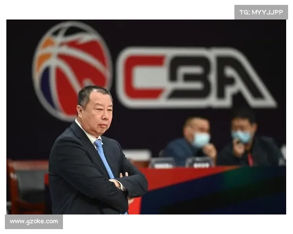 吴庆龙带领下的中国篮球崛起之路:从球员到教练的转型与挑战 吴庆龙带领下的中国篮球崛起之路:从球员到教练的转型与挑战